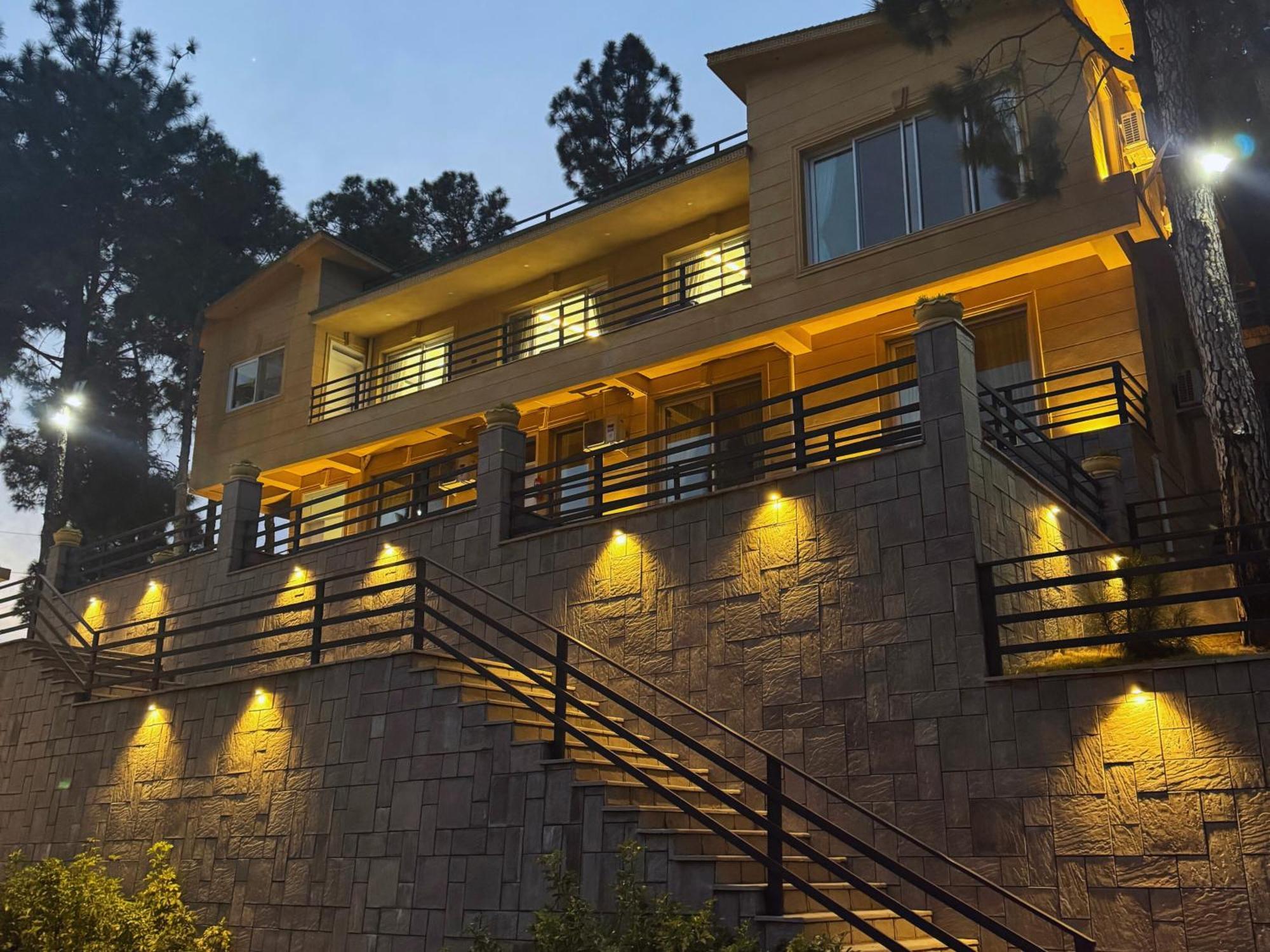 Hidden Hills Hotel & Resort Mansehra Exterior foto